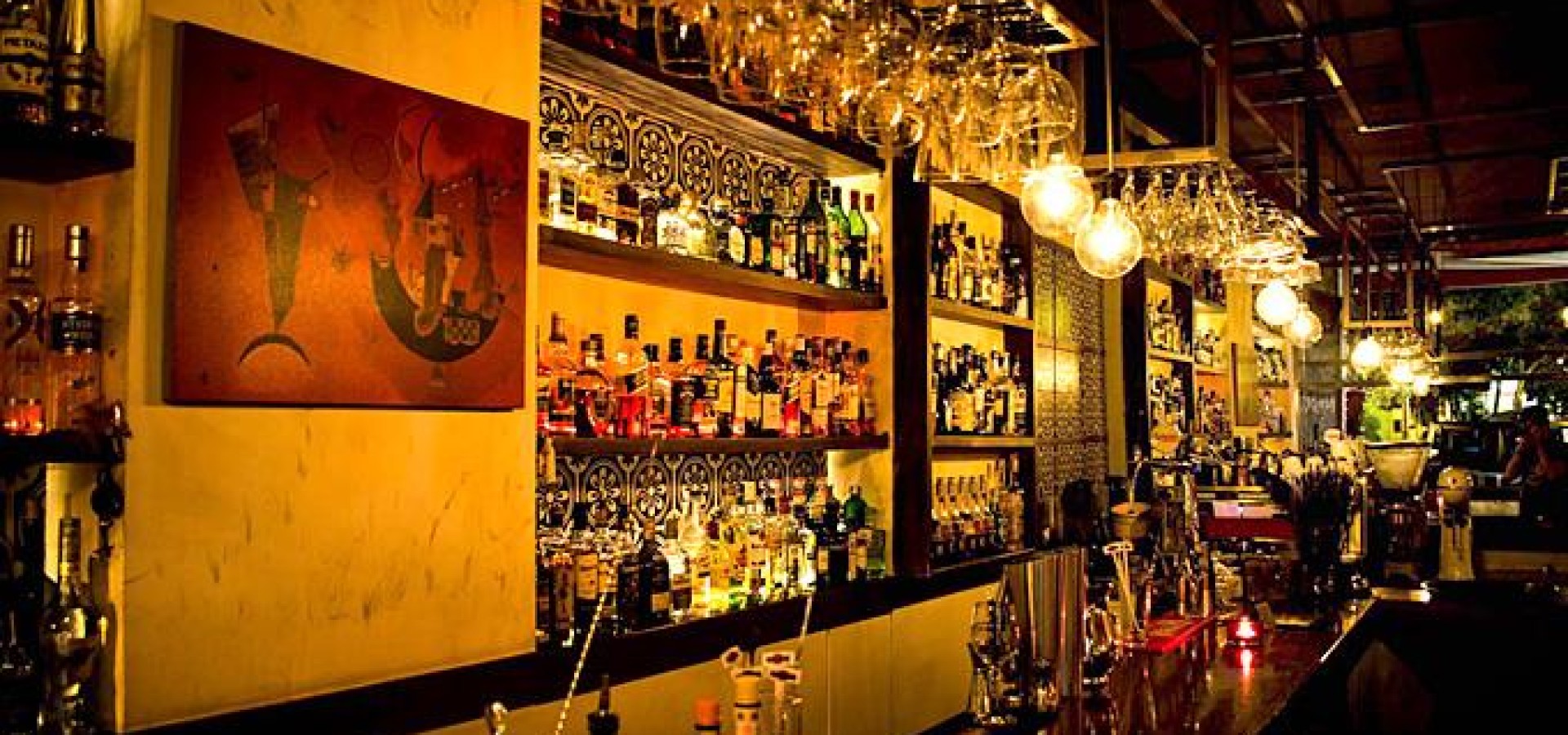 Χαλαρά στέκια στην Αθήνα για ποτό μετά το θέατρο