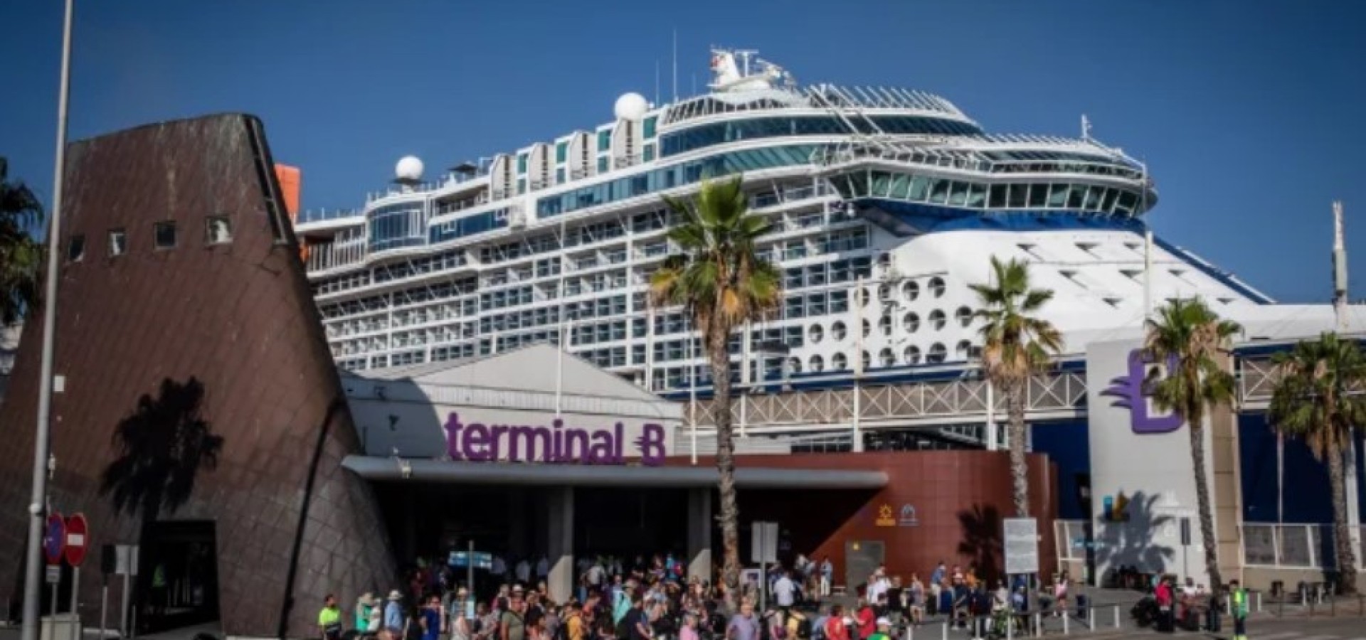 Η Βαρκελώνη κηρύττει τον πόλεμο στους «τουρίστες ακρίδες» – «Καταβροχθίζουν και φεύγουν»