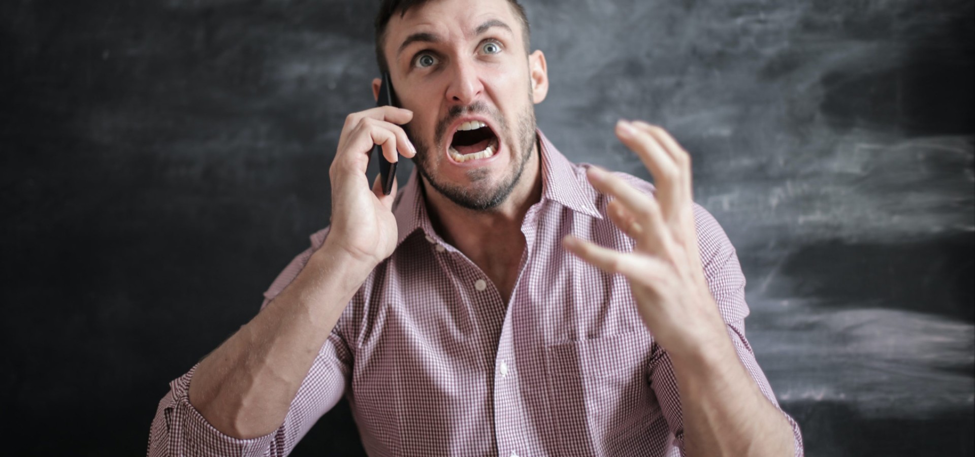 Σύνδρομο ευερέθιστου άνδρα: Ποιος είναι ο ένοχος για τις ανεξήγητες εναλλαγές της διάθεσης του συντρόφου σας;