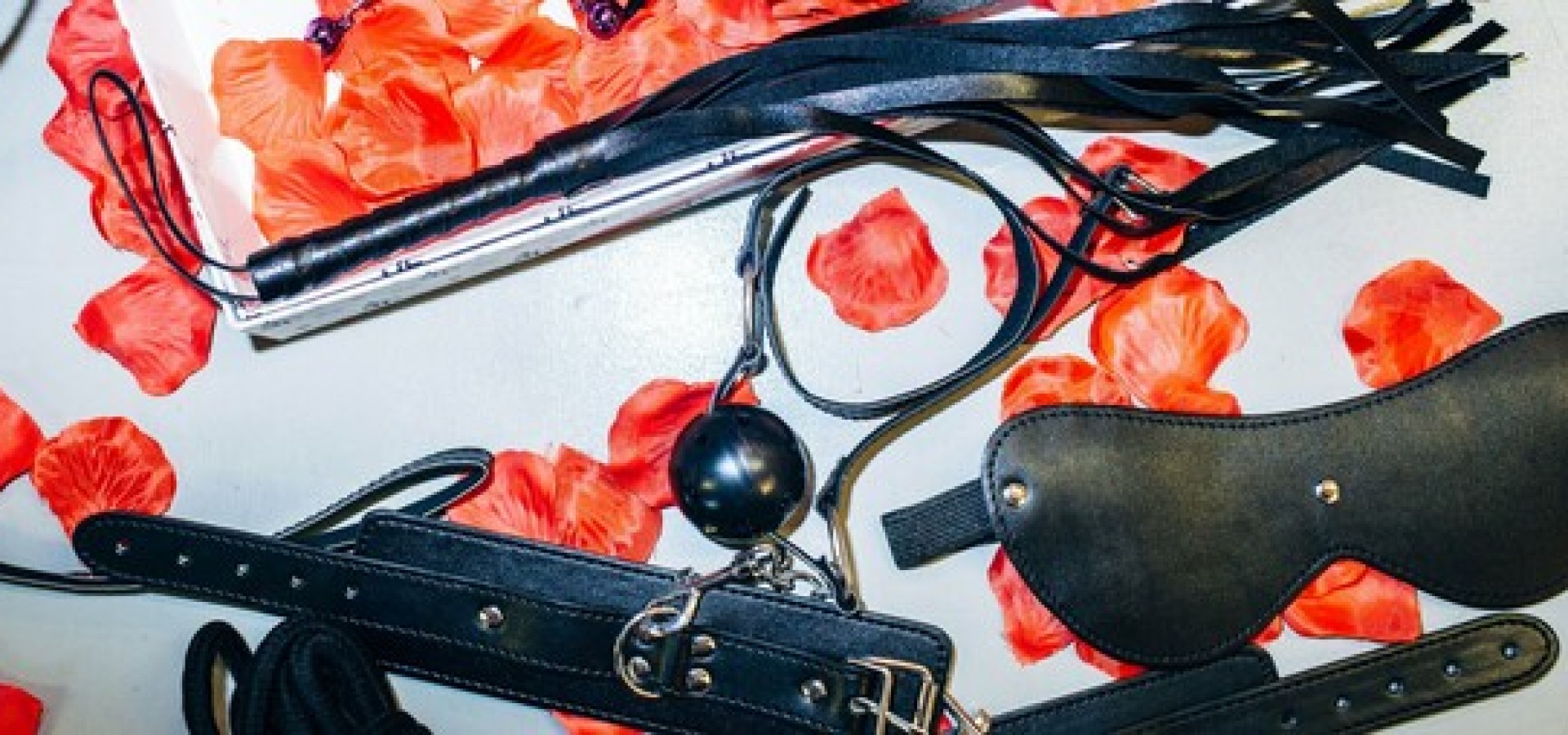 Η μόδα του S&amp;M περνάει από τα sex shops