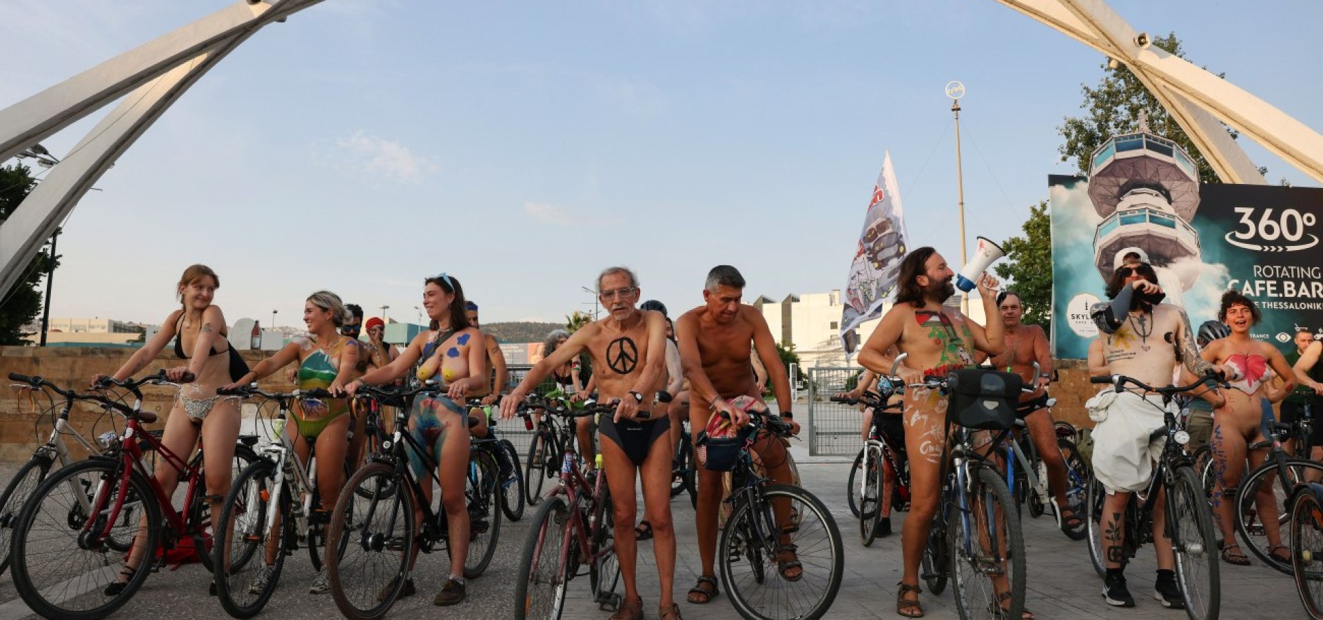 Για 18η χρονιά Γυμνή Ποδηλατοδρομία στο κέντρο της Θεσσαλονίκης – «Θέλουμε οξυγόνο»