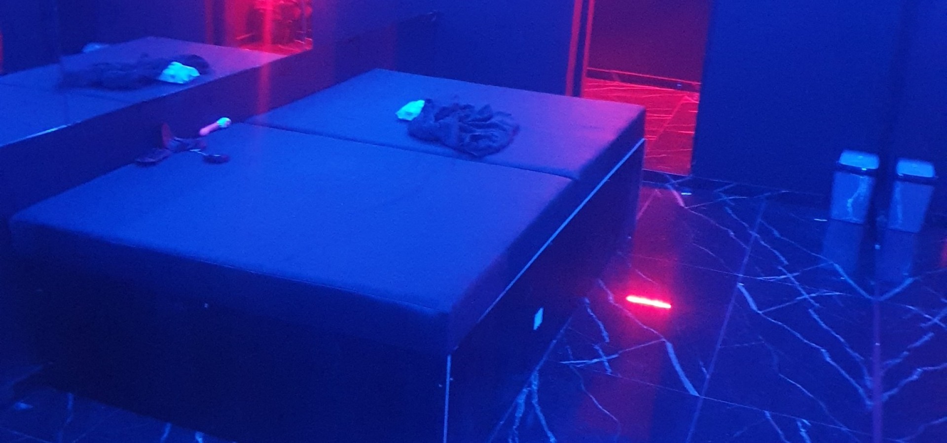 Μια καλή κριτική και ένα αρνητικό σχόλιο για το EROS CLUB / NIKAIA