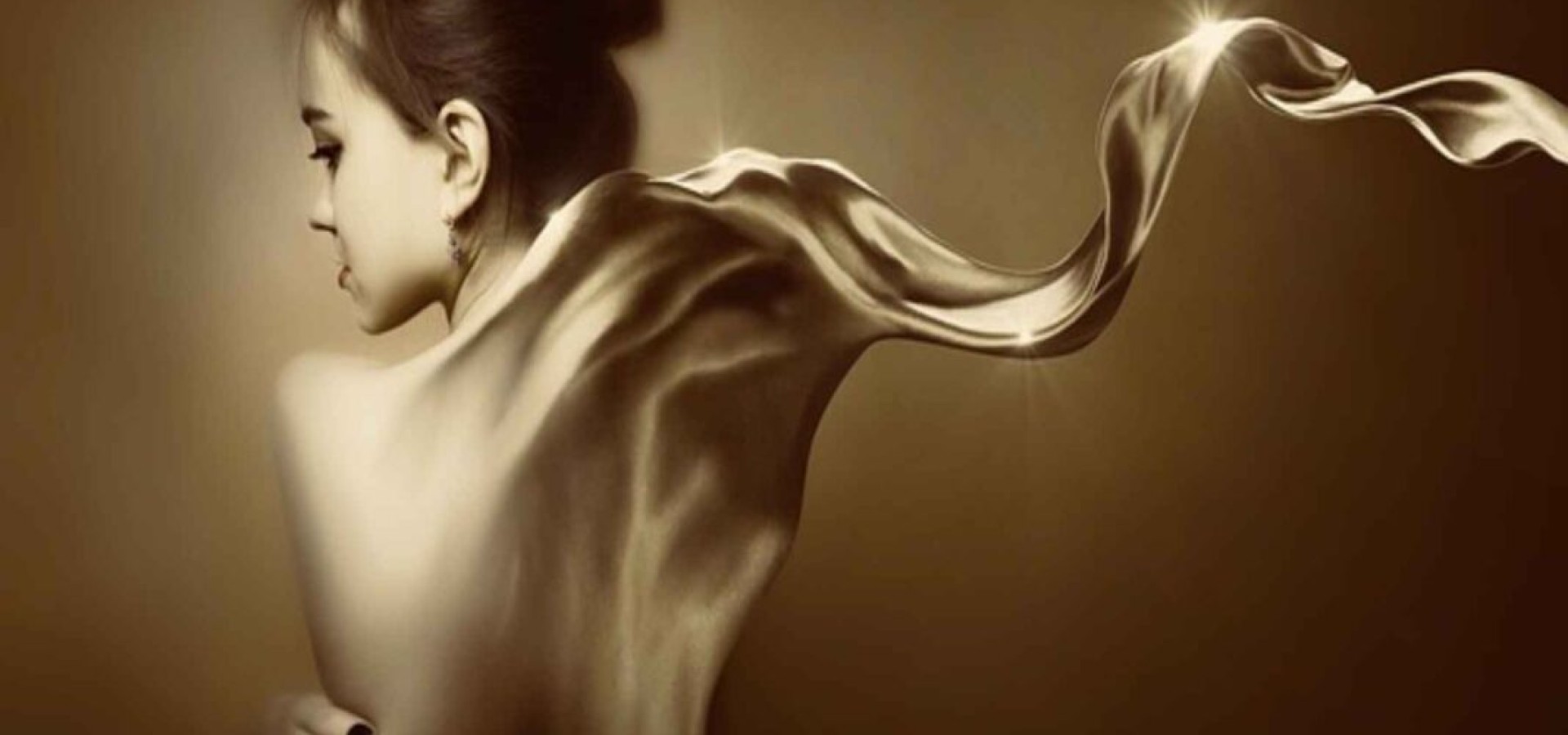 Πλάτη: Το αθόρυβο σέξι «όπλο» της γυναικείας γοητείας 