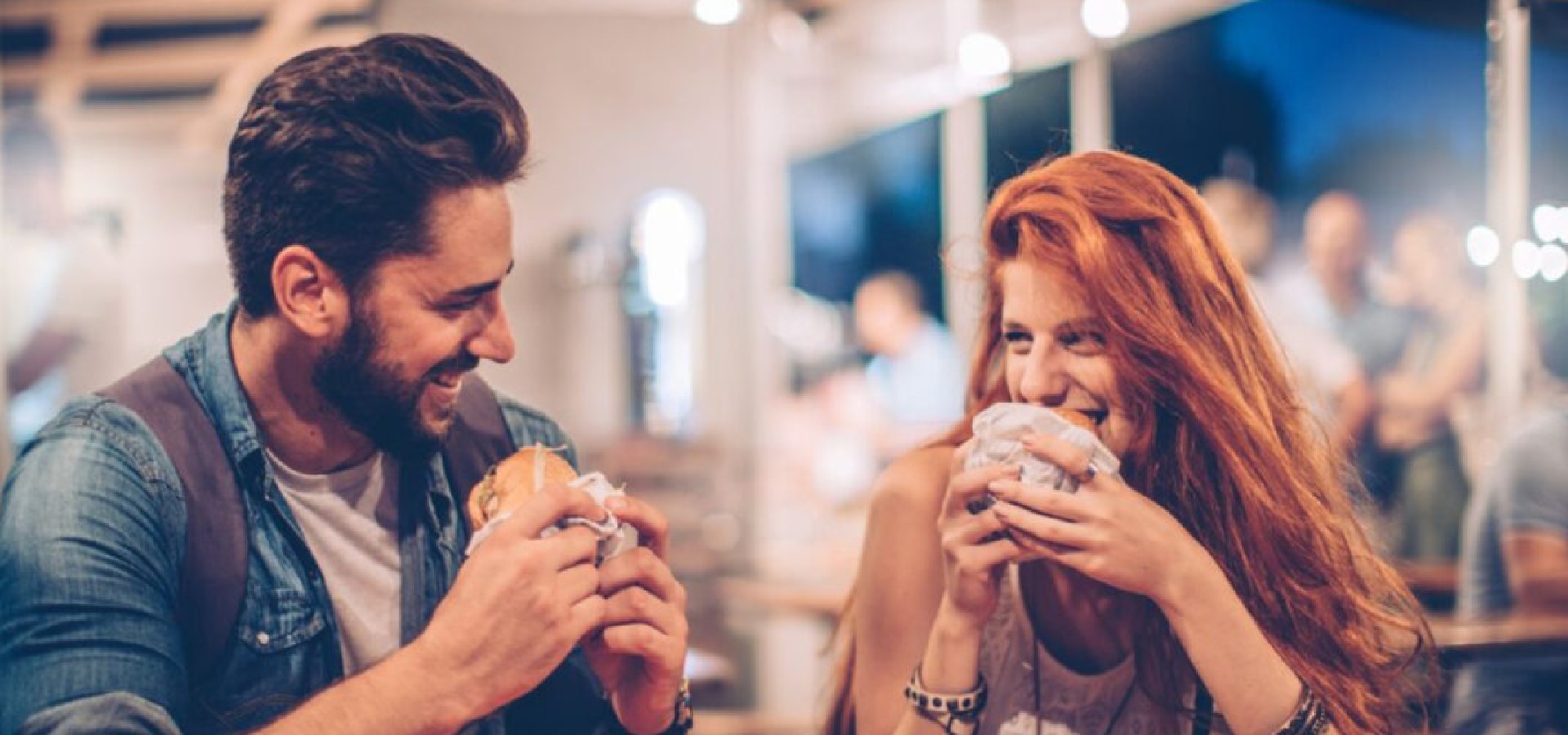 Σεξουαλικό φλερτ: Γιατί πέρα από απολαυστικό, είναι και απαραίτητο