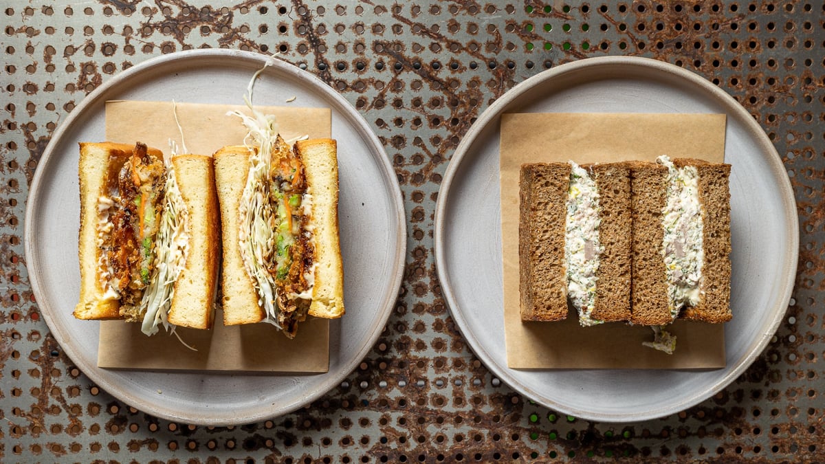 Ποια bao buns; Η Αθήνα τώρα γέμισε λαχταριστά sandos!  