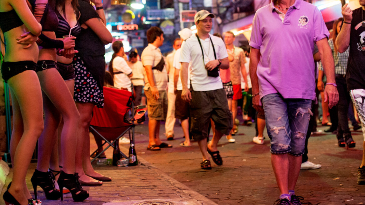 Σεξοτουρισμός στην Ταϊλάνδη: Στους δρόμους που οι γυναίκες πουλιούνται σαν κρέας