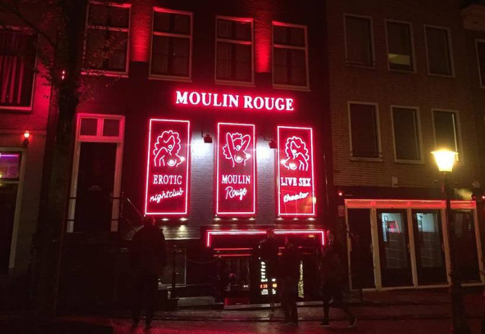 Στο «κόκκινο» οι εργαζόμενες των «Κόκκινων Φαναριών» στο Άμστερνταμ – «Συμπεριφερθείτε σωστά»