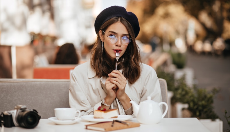 In Love with Two People at the Same Time? 16 Subtle Signs to Make a Choice