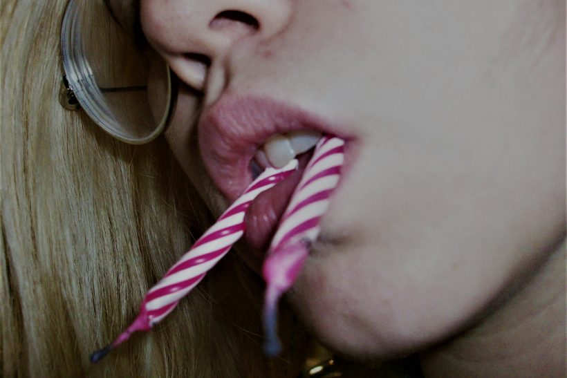 Το στομaτικό ως πράξη φροντίδας: γιατί όσοι αγαπούν το κάνουν αλλιώς