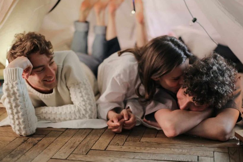 Polycule ή αλλιώς “όλοι οι καλοί χωράνε” σε μια σχέση